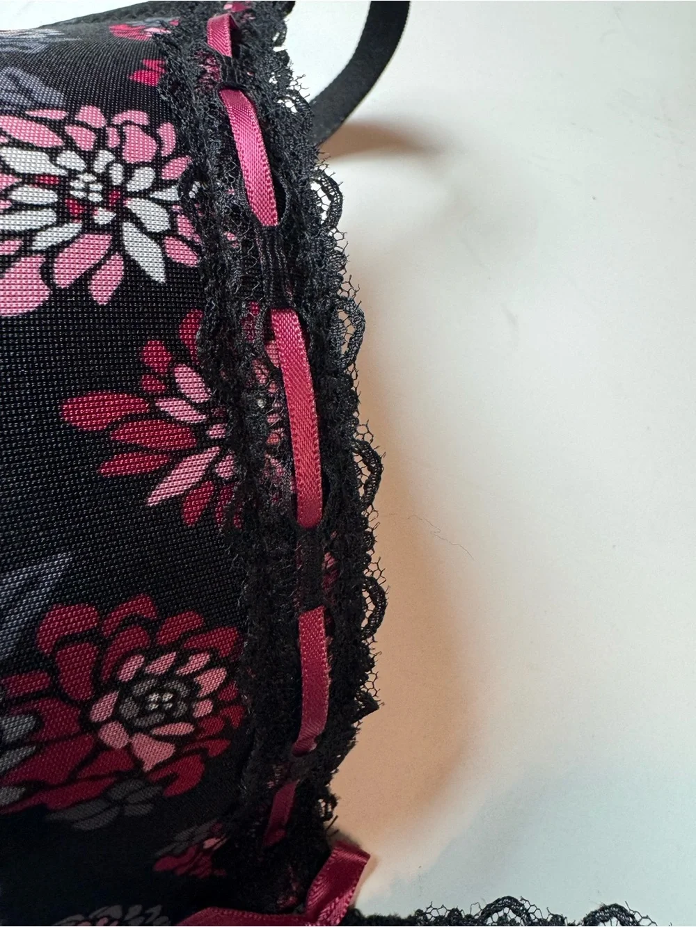 Just‎ Be Women’sbra Size 42 D Black with lace trim and bow. Floral pattern